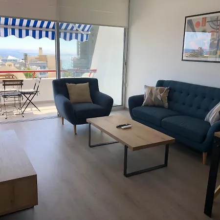 Apartament Amathusia *